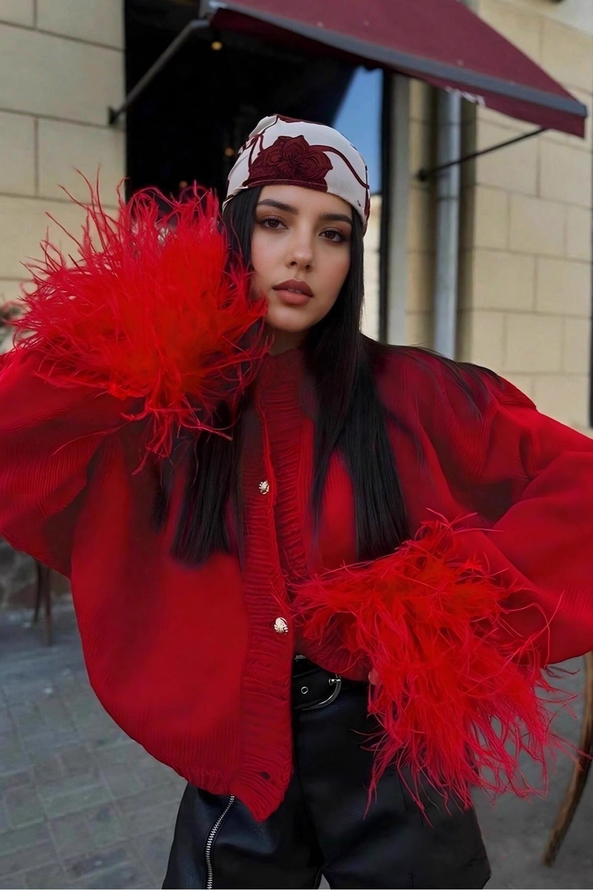 Kuscheliger Bündchen-Metallknopf-Strickjacke