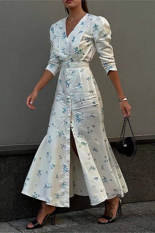 Vestido floral elegante ajustado con cintura fruncida y escote en V