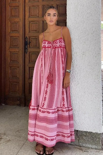 Boho-Kleid mit Spaghettiträgern und Quasten