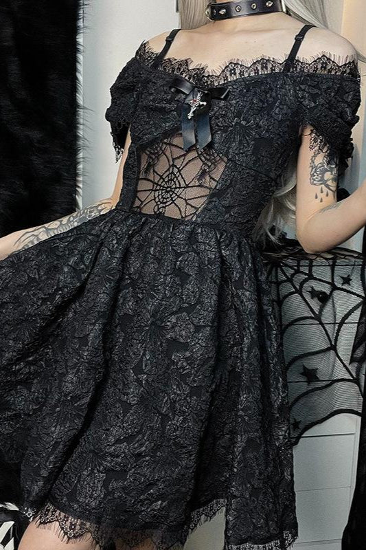 Mini-Kleid im Gothic-Stil mit Puffärmeln
