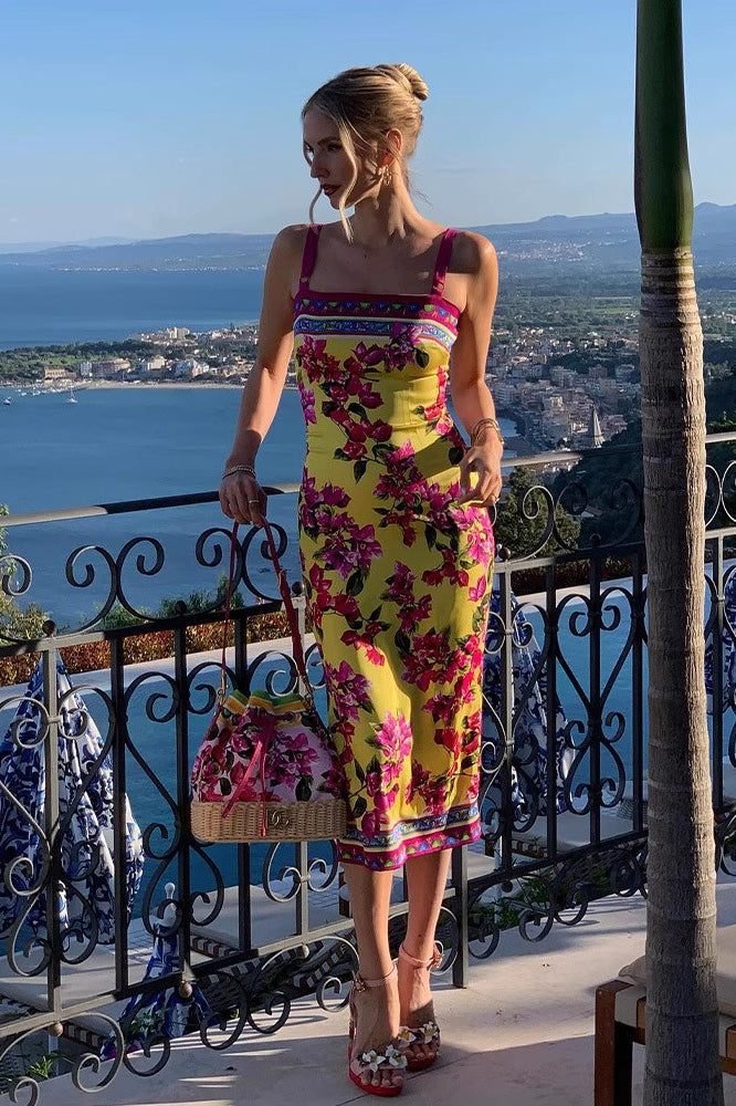 Vestido midi ajustado con tirantes y estampado étnico vintage