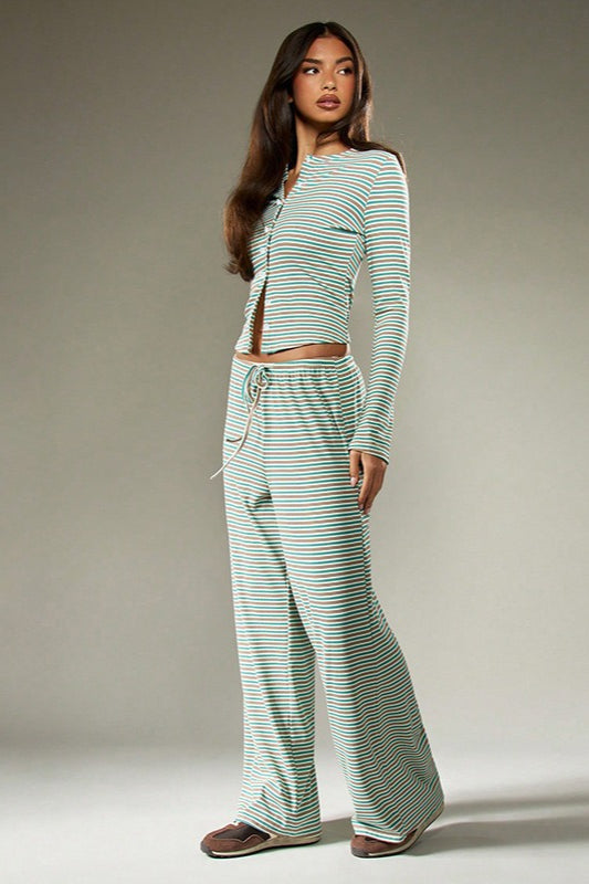 Conjunto Fácil de Dos Piezas con Cordón a Rayas