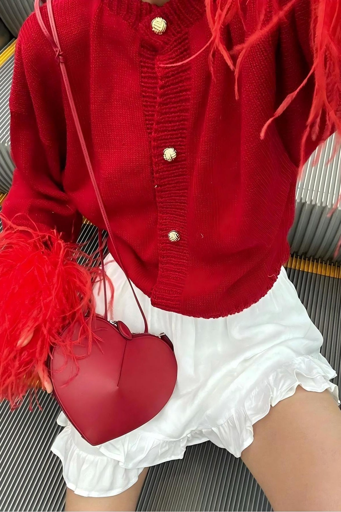 Kuscheliger Bündchen-Metallknopf-Strickjacke