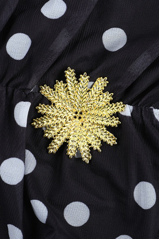 Vestido corto sexy con escote en V y lunares