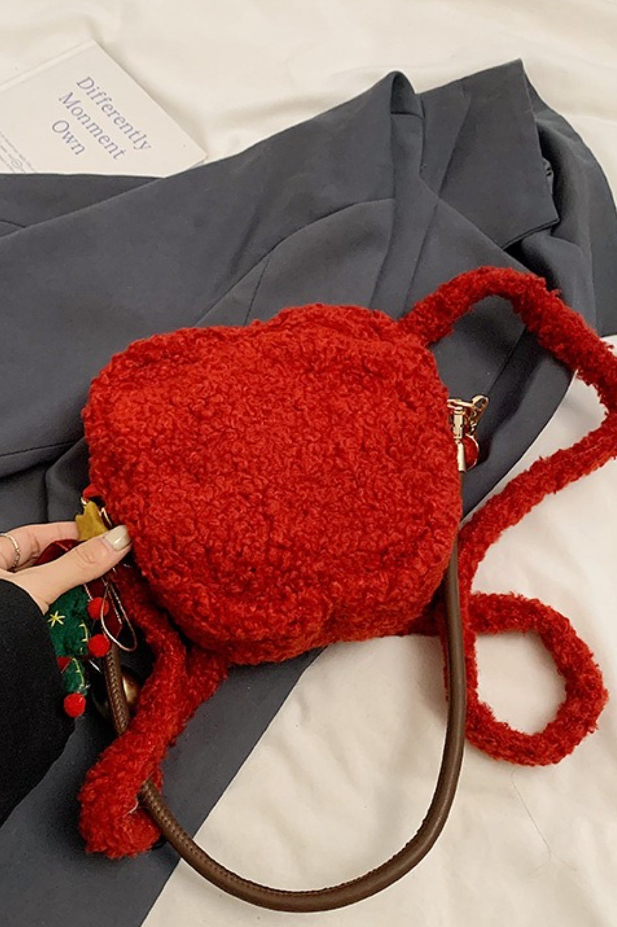 Flauschige Sherpa-Apfeltasche Niedliche Mini-Handtasche zum Tragen in der Hand, über der Schulter oder quer getragen