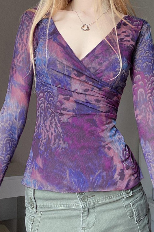 Bluse mit gekreuztem V-Ausschnitt und Muster