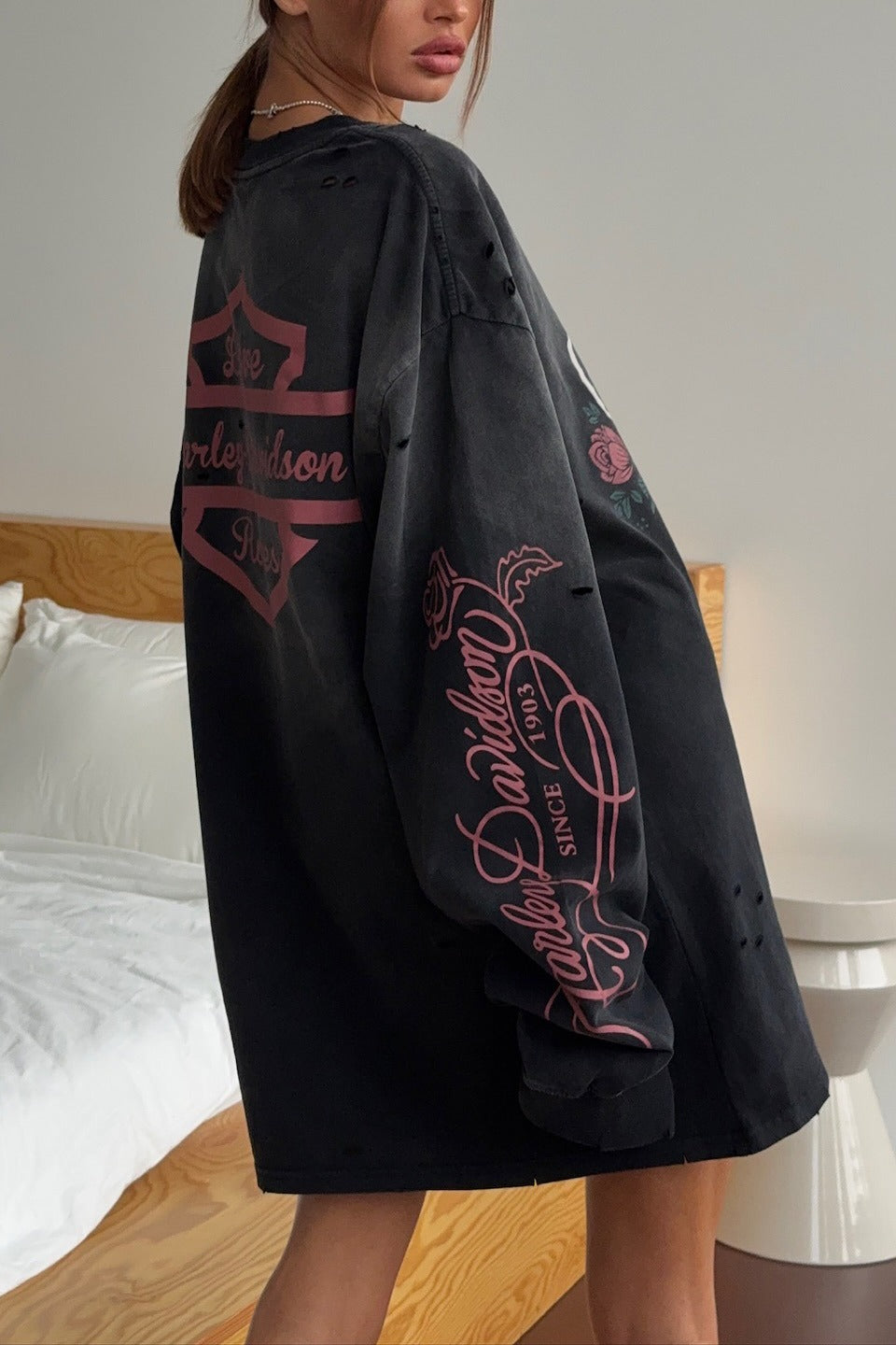 Felpa con stampa di rosa antica consumata