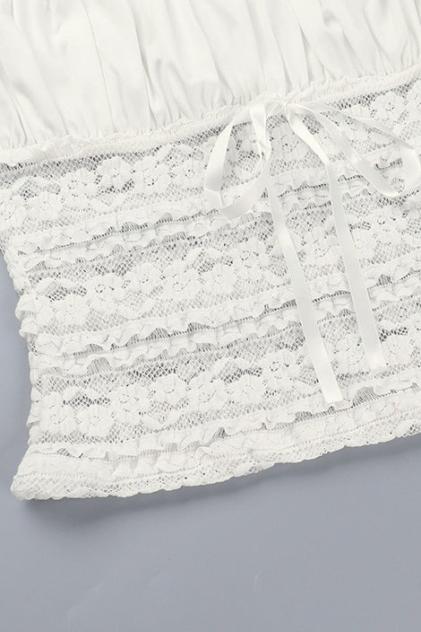 Verführerisches Spitzen-Top mit Schleifen- und Rüschendekor, durchsichtig