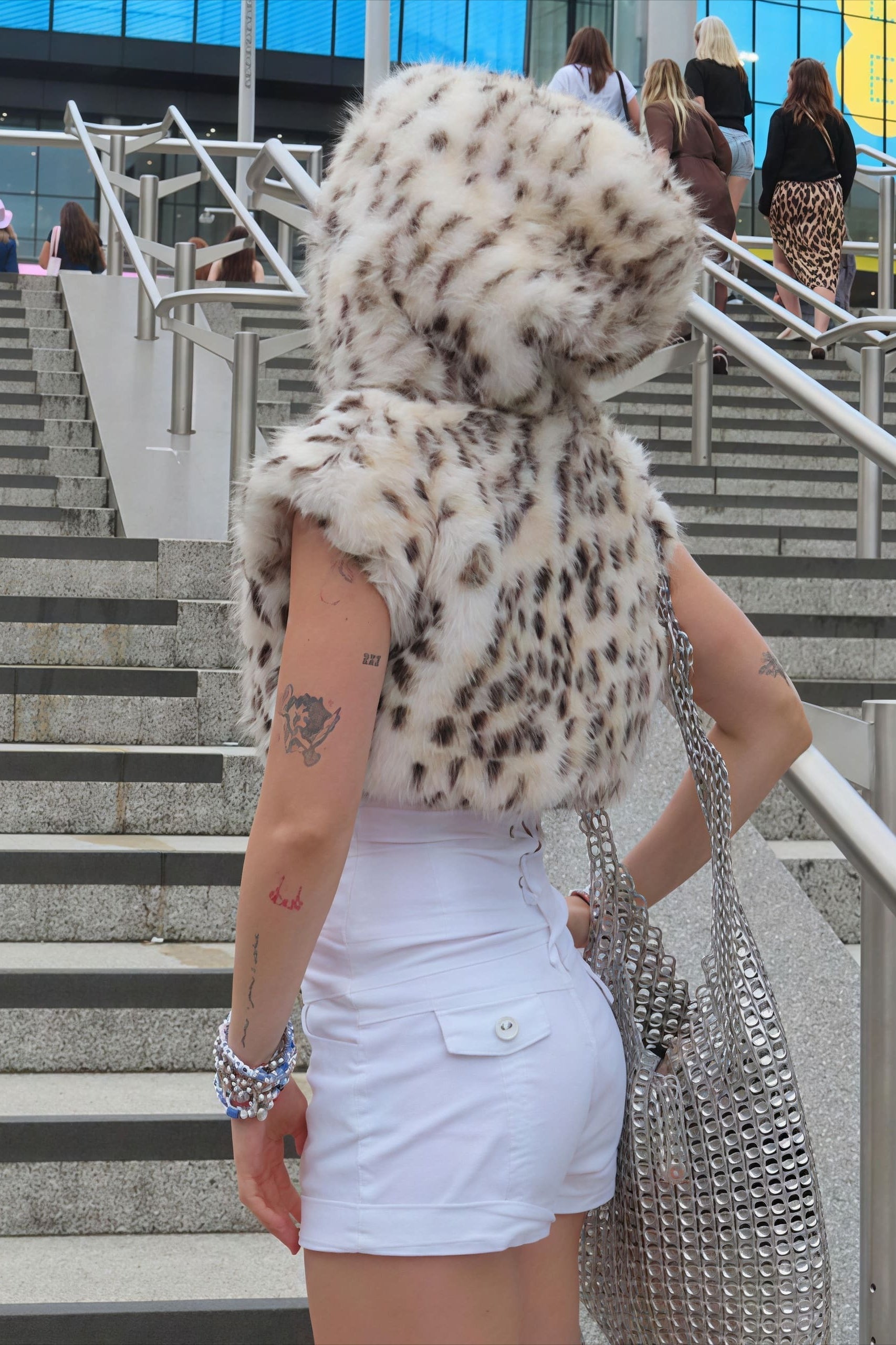 Kapuzentop mit Leopardenmuster, flauschig und kurz geschnitten