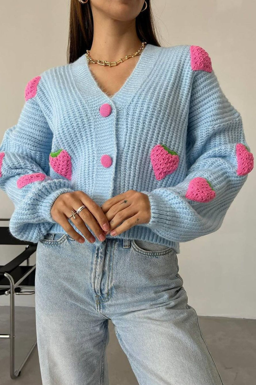 Erdbeer-Applikation Grobgestrickter Pullover