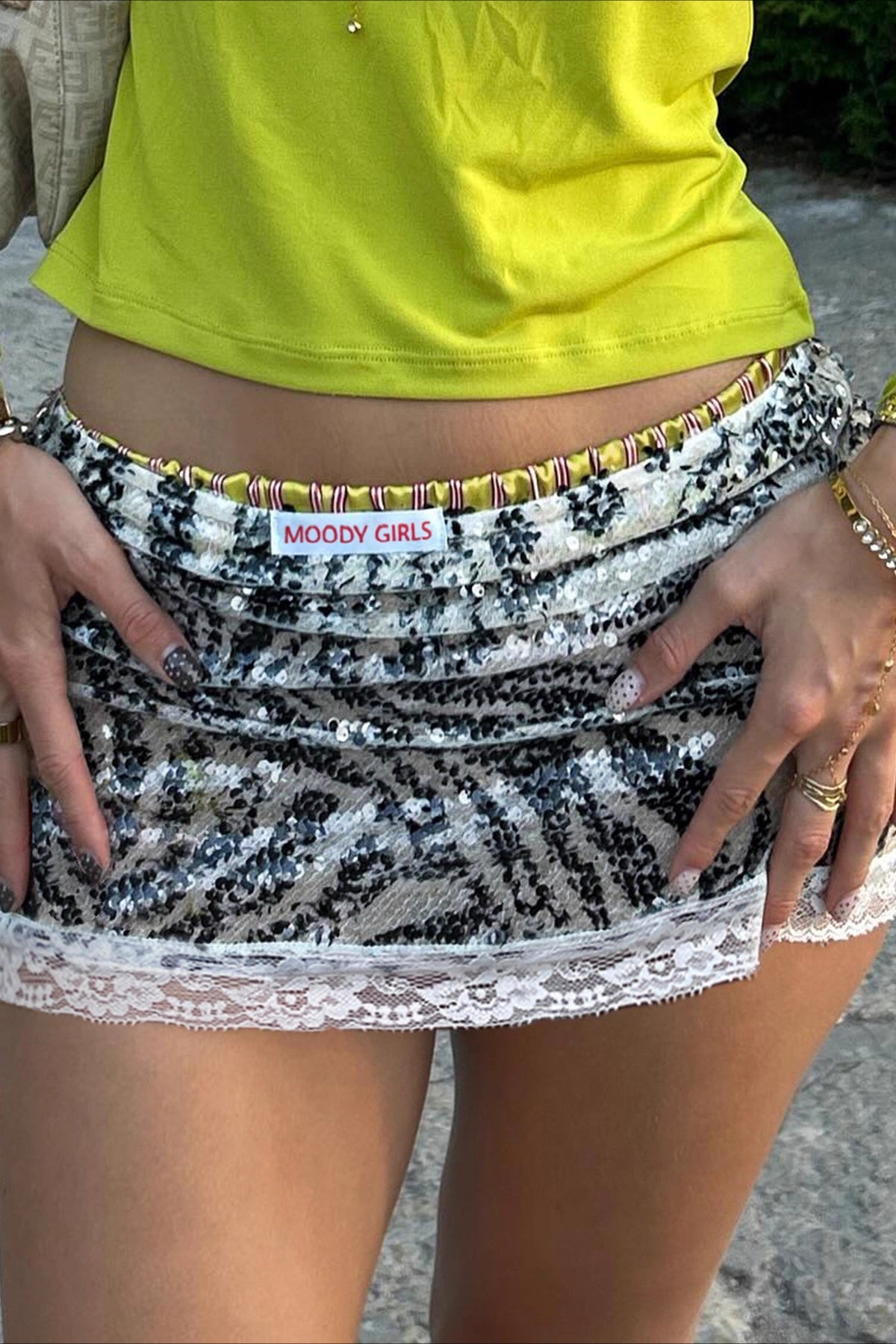 Saia Bodycon com Patchwork de Renda, Paetês e Estampa de Zebra