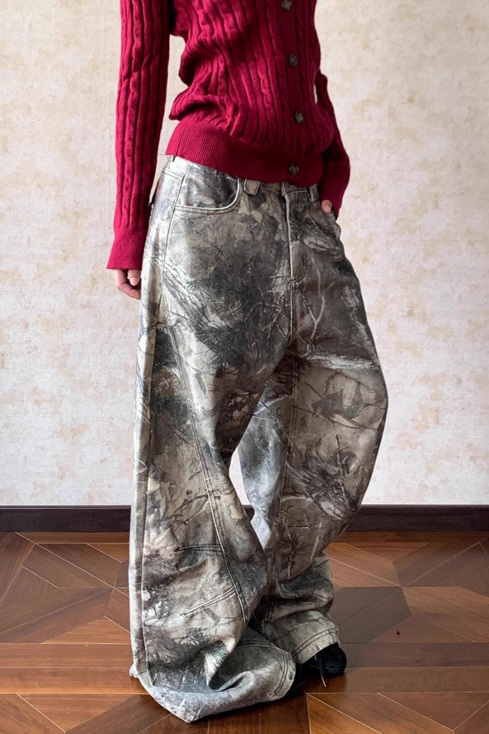 Jean ample style hip-hop délavé motif camouflage arbre