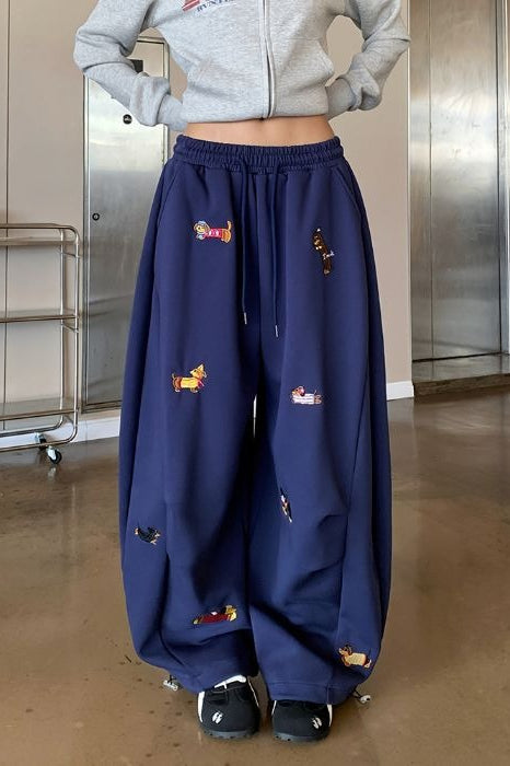 Pantalones anchos bordados estilo callejero