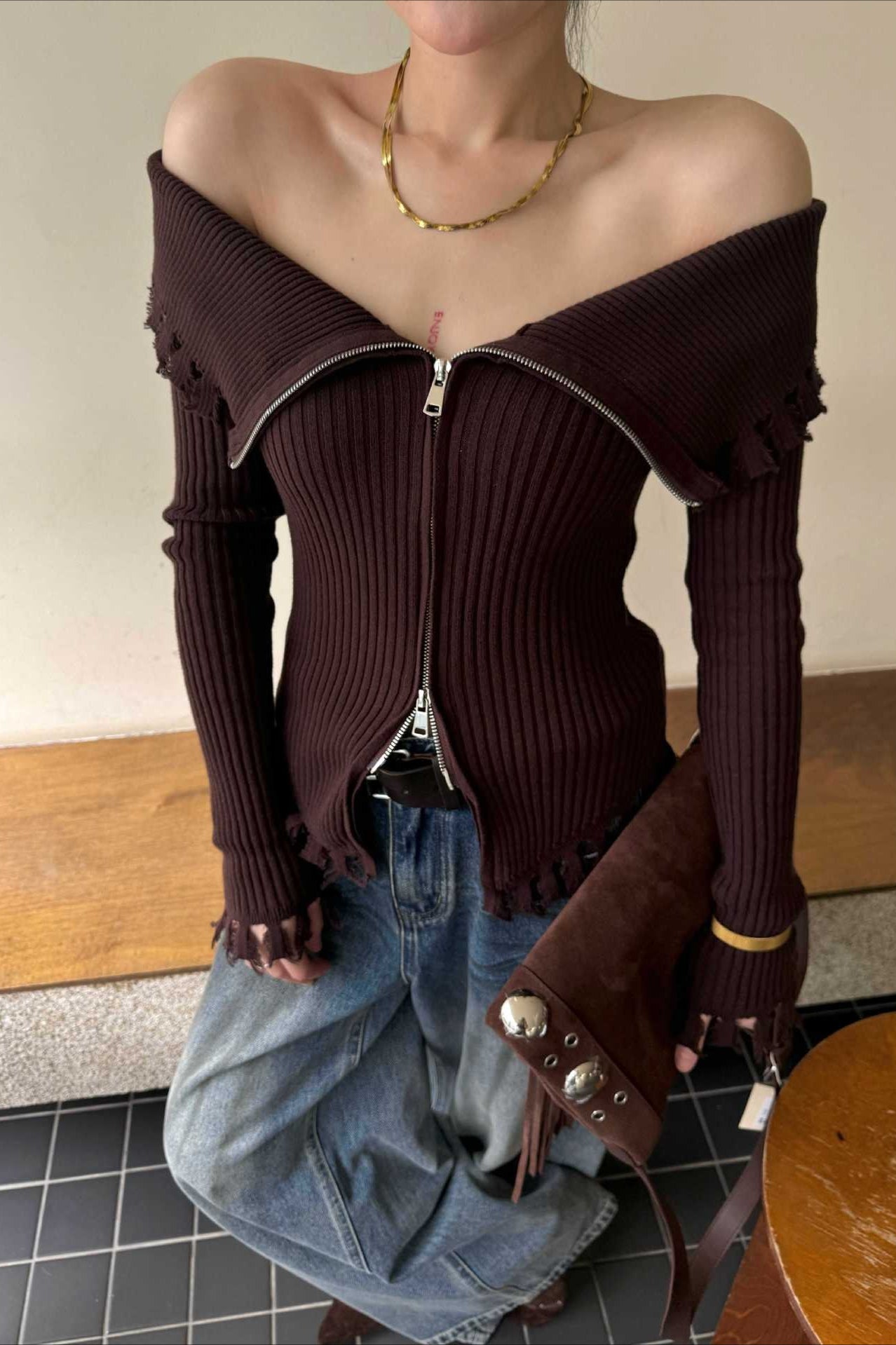 Distressed Knit Roll Collar Fitted Blouse