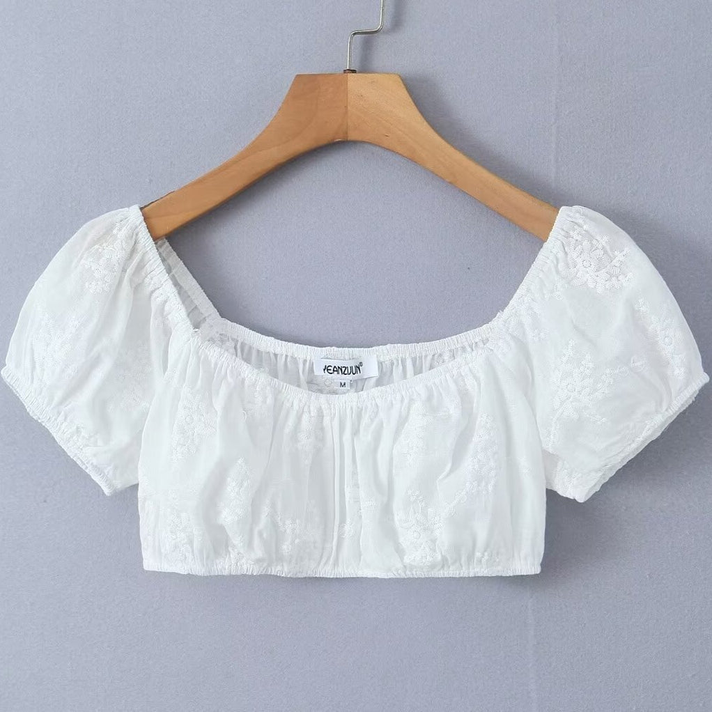 Sada čisté touhy: krátký top a sukně s vysokým pasem