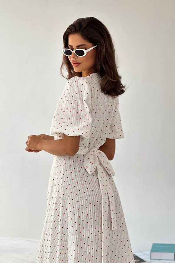 Abito lungo incrociato a scollo a V con stampa di cuori di cotone