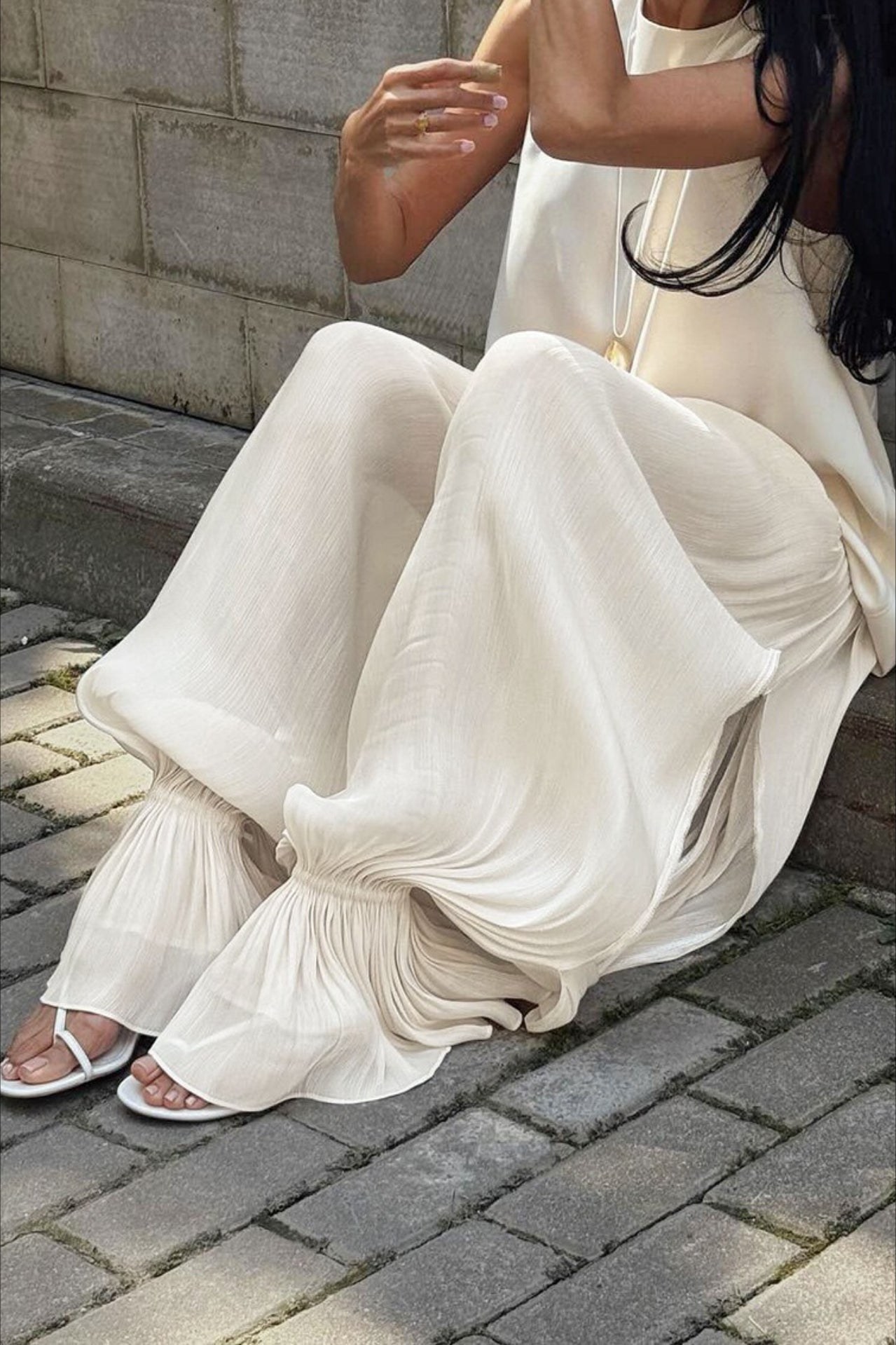 Pantalon décontracté chic à chevilles bouffantes structurées