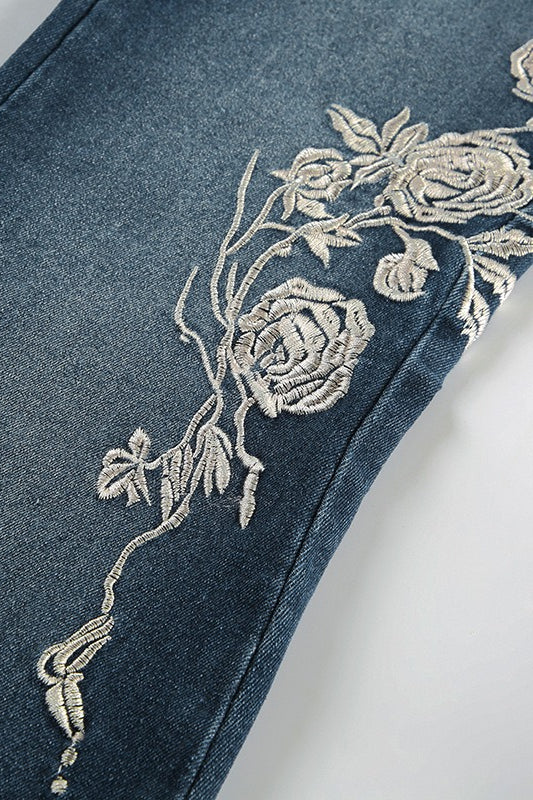 Jeans Vintage Bootcut com Bordado de Rosa em Degradê