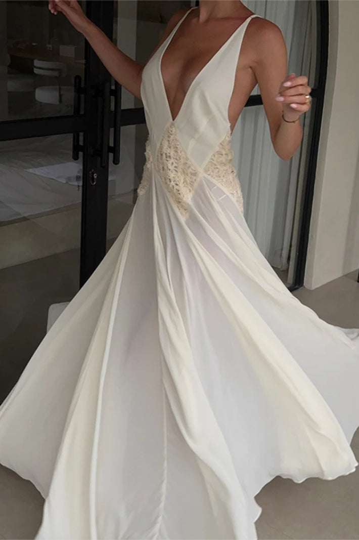 Šaty bez zad s výstřihem do V ve stylu boho