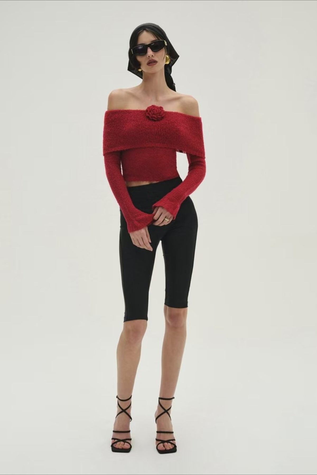 3D květinové pletené tričko s dlouhým rukávem a odhalenými rameny, přiléhavé