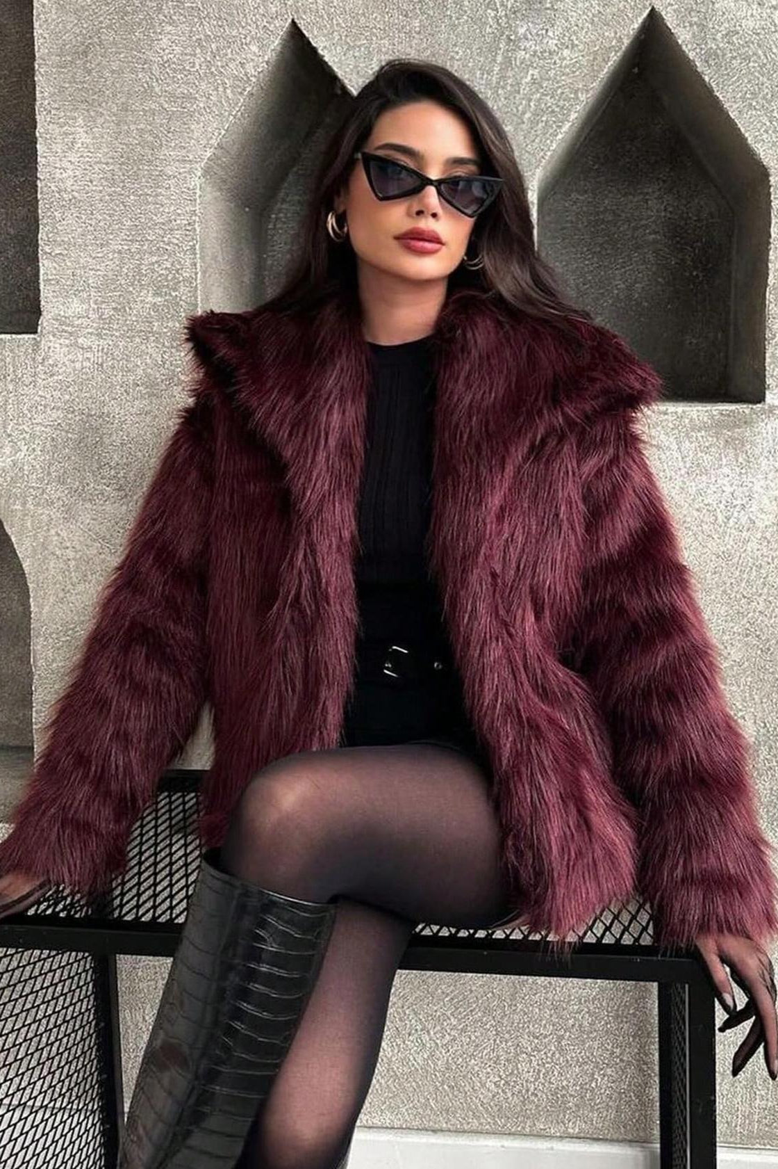 Weicher einfarbiger Kunstpelz warmer Mantel mit Kragen und Schlitz