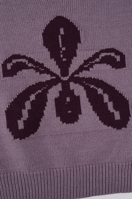 Svetr s květinovým žakárovým vzorem a výstřihem do V