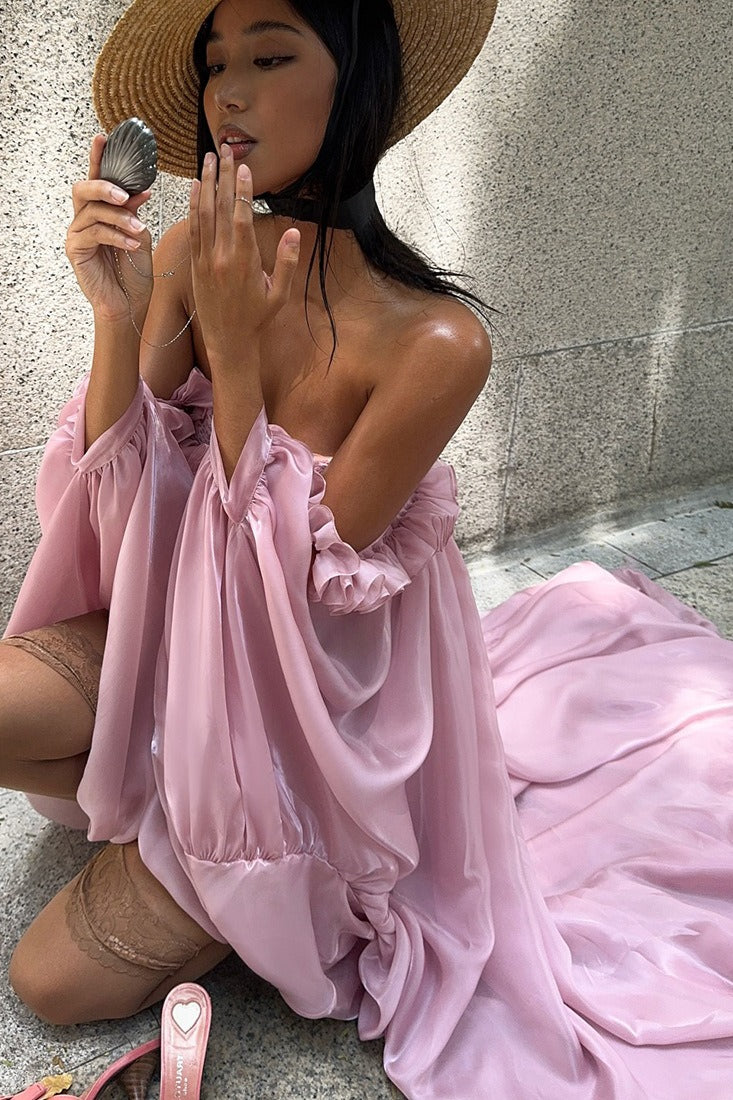 Vestido Mini Fluido com Barra Assimétrica em Tulipa e Faixa