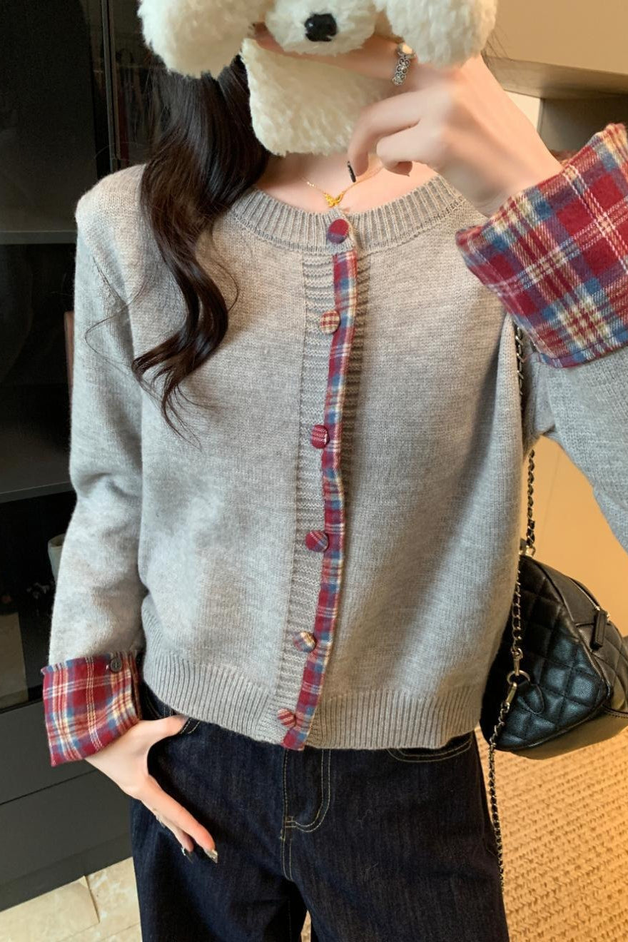 Cardigan a girocollo a quadri rossi con contrasto