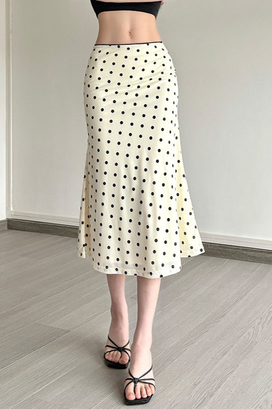 Fester Rock mit hoher Taille und eng anliegendem Schnitt, gepunktet