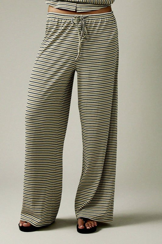 Conjunto Fácil de Dos Piezas con Cordón a Rayas