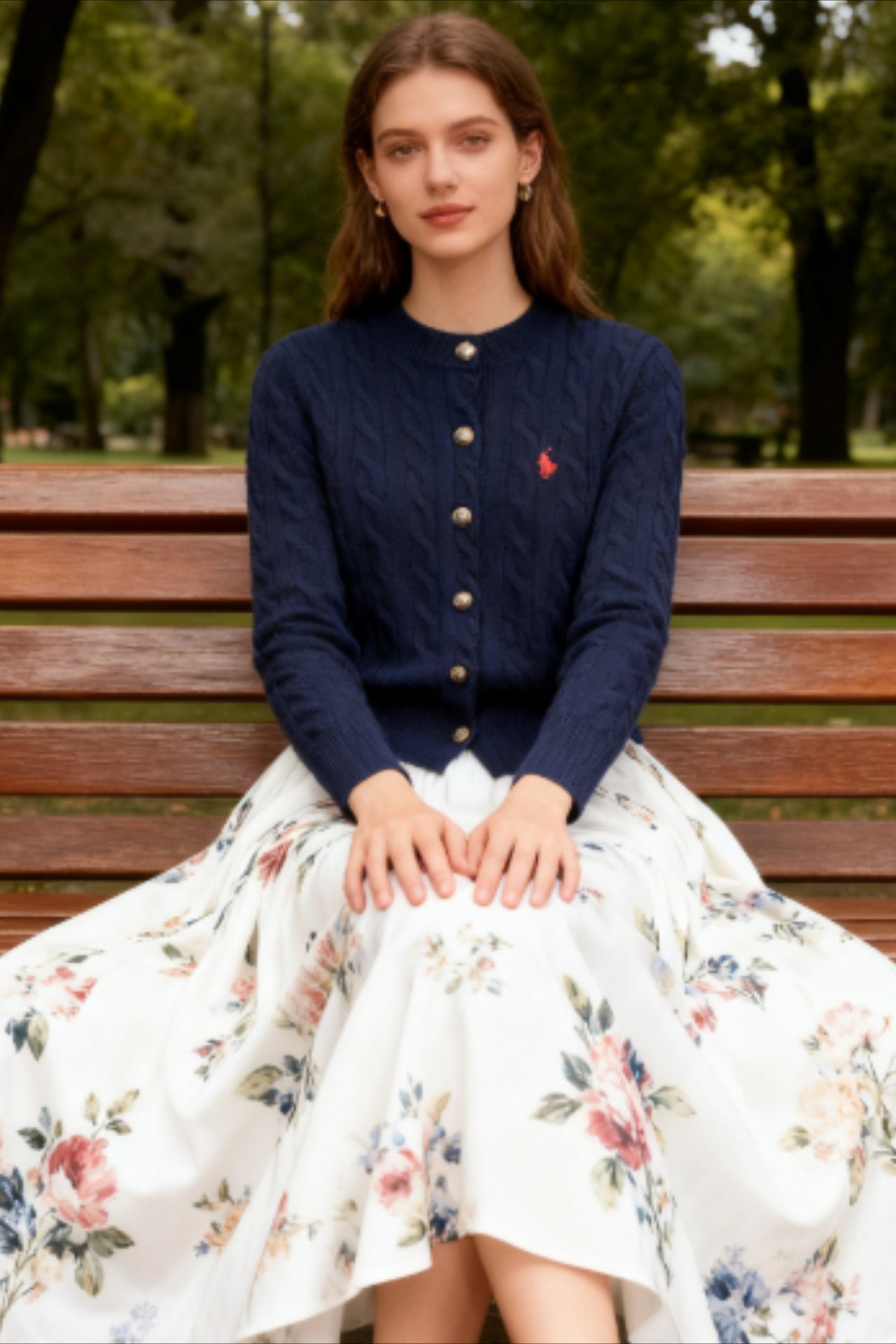 Cárdigan de lana con cable bordado