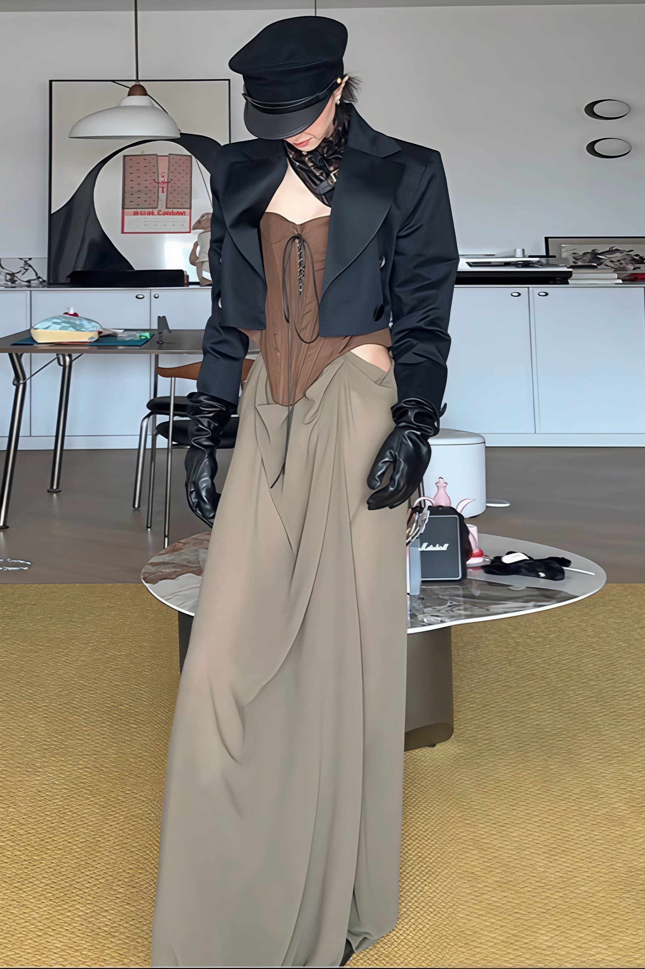 Abito lungo senza spalline a vita alta con blocchi di colore e cuciture a pezzi con laccio