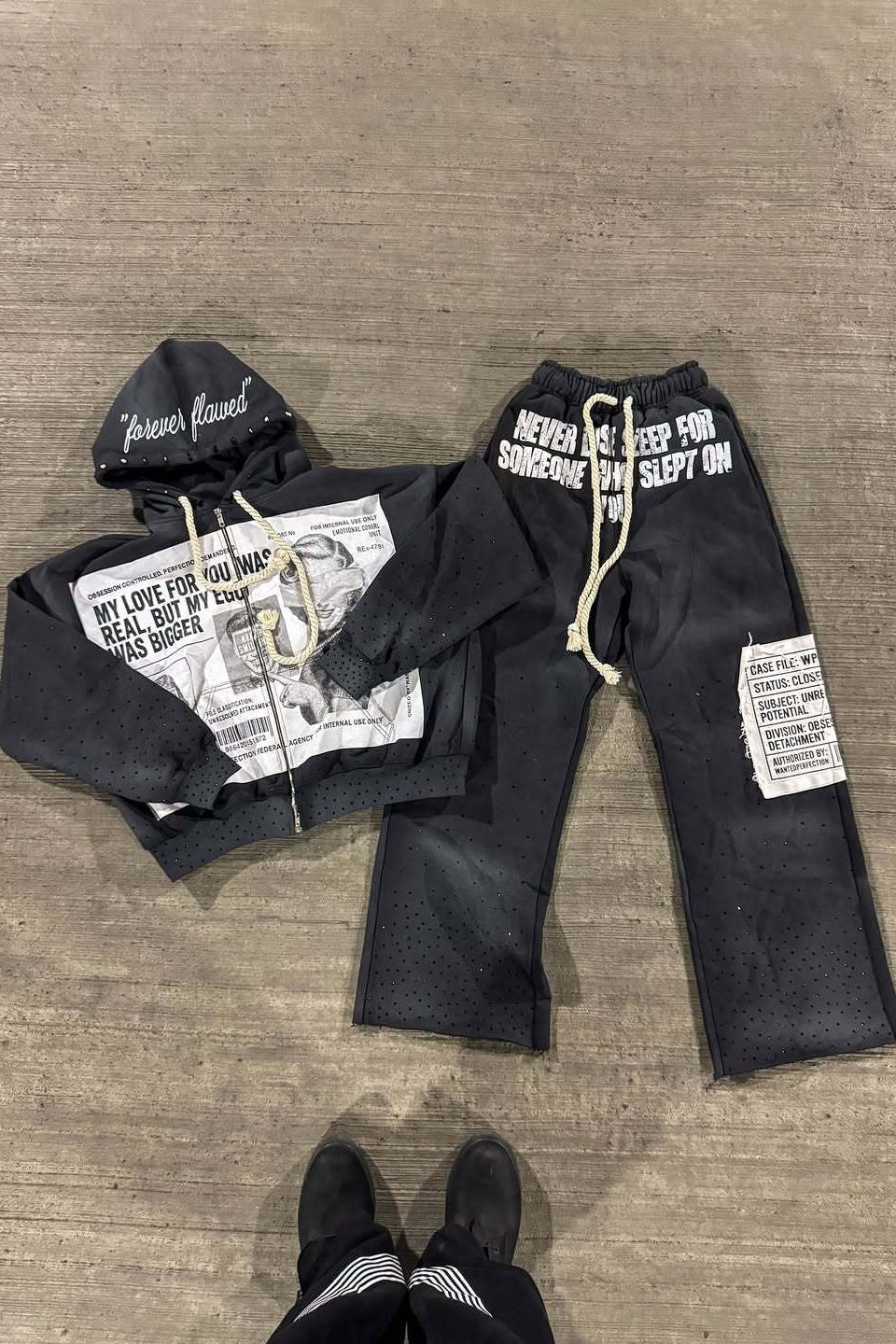 Moletom Street com Capuz, Blocos de Cor e Strass