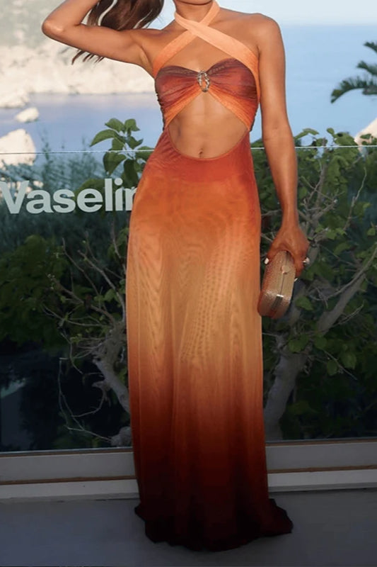 Vestido Longo Floral com Decote Halter Vazado