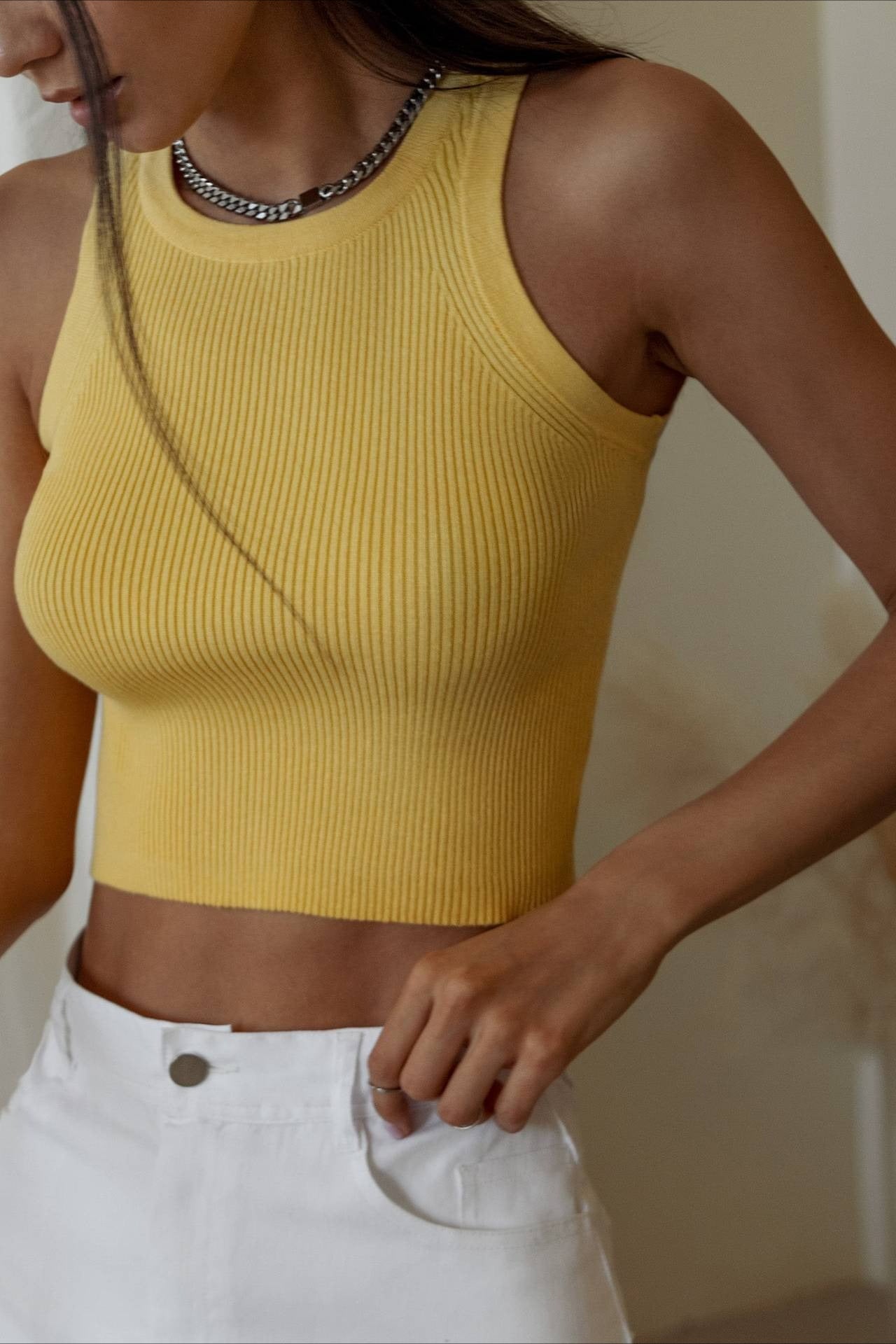 Einfarbiges kurzes Strickoberteil