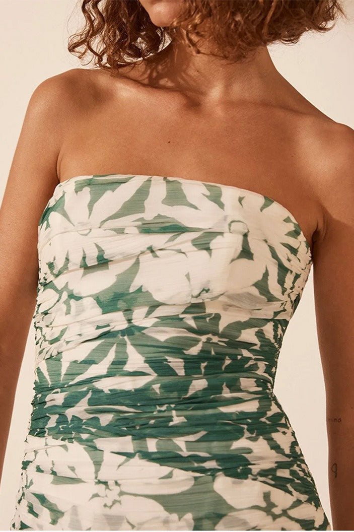 Bedrucktes trägerloses Chiffonkleid im Boho-Stil