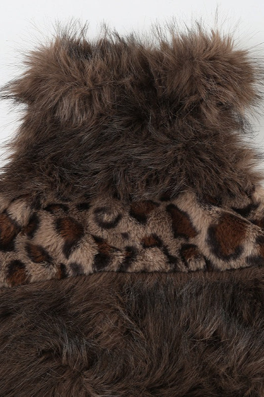 Pletený top s límcem z umělé kožešiny a zavazováním za krk