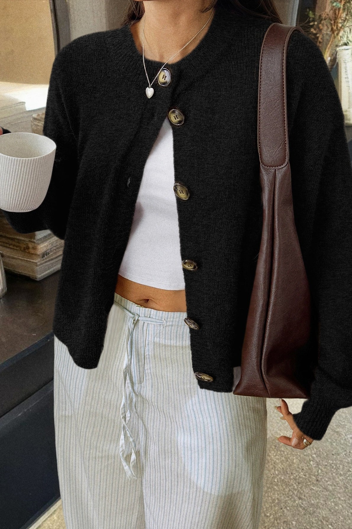 Cardigã Minimalista de Manga Longa com Botões