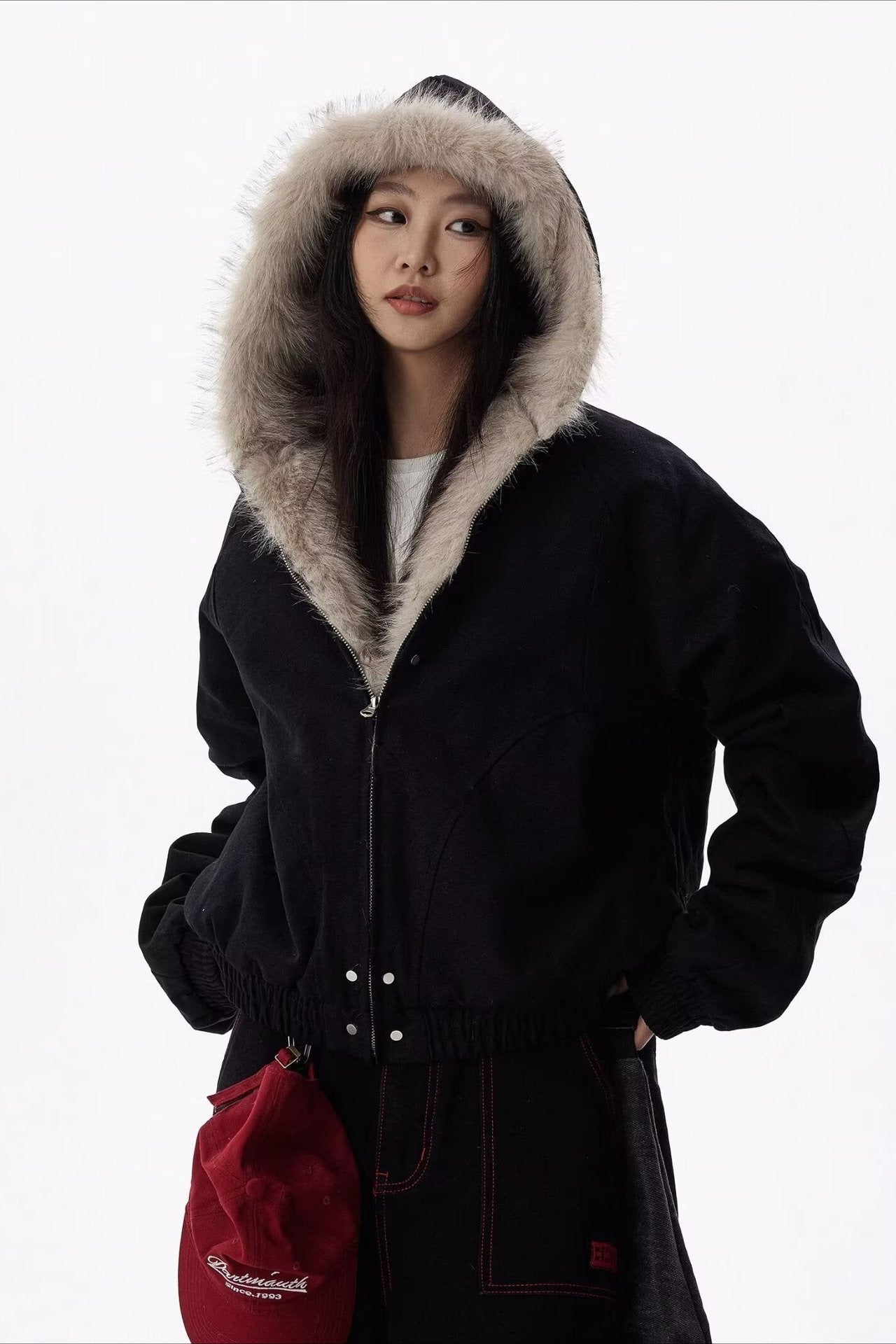 Sportlich geschnittene wattierte Steppjacke mit Isolierung