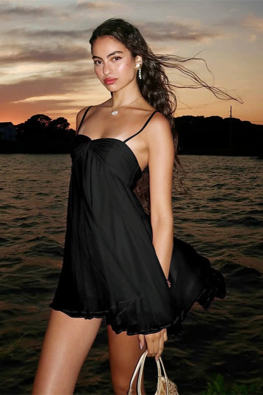 Schulterfreies, fließendes Chiffon-Trägerkleid in Mini-Länge