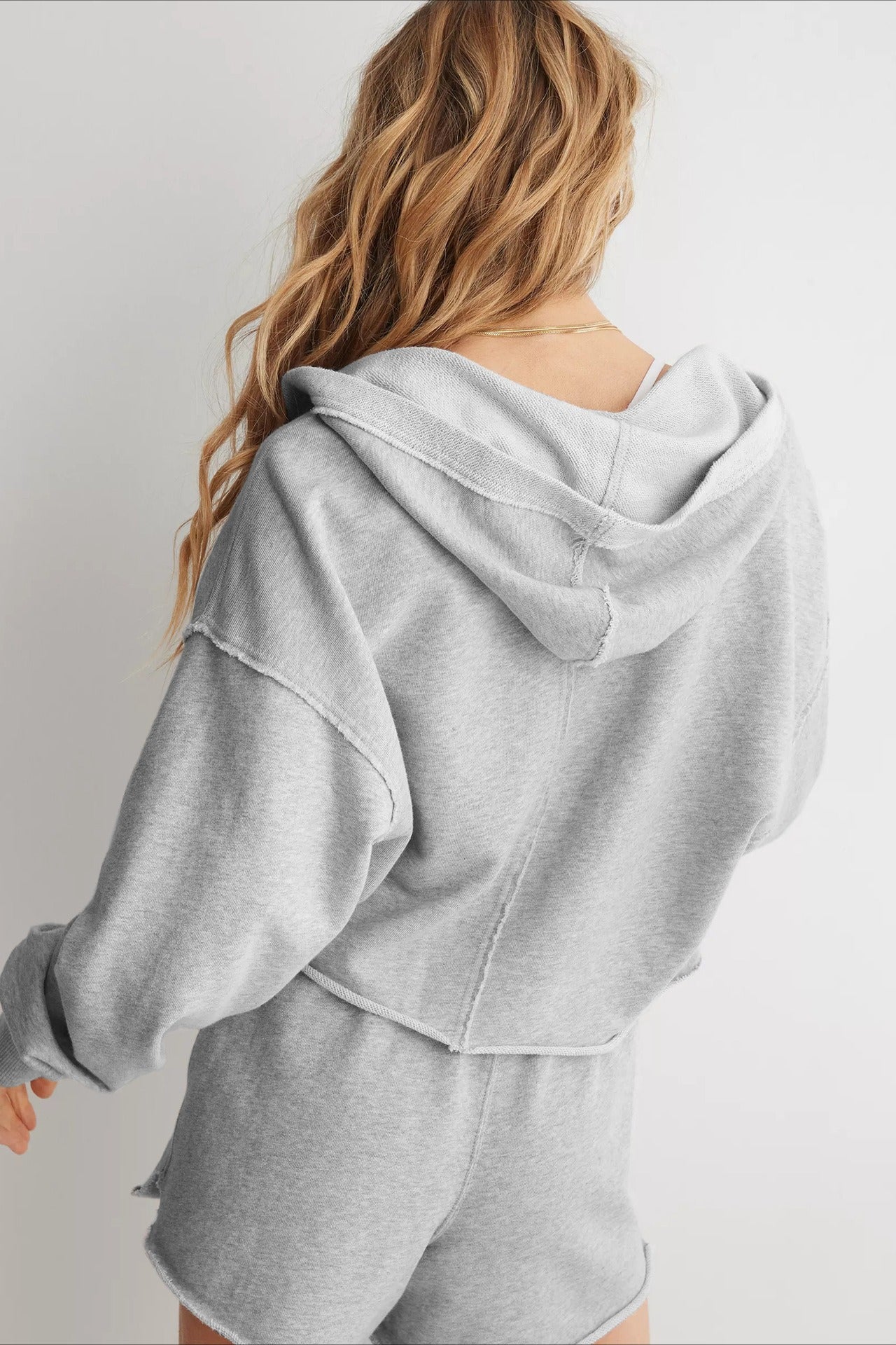 Moletom Chic Relaxado com Gola V Lisa