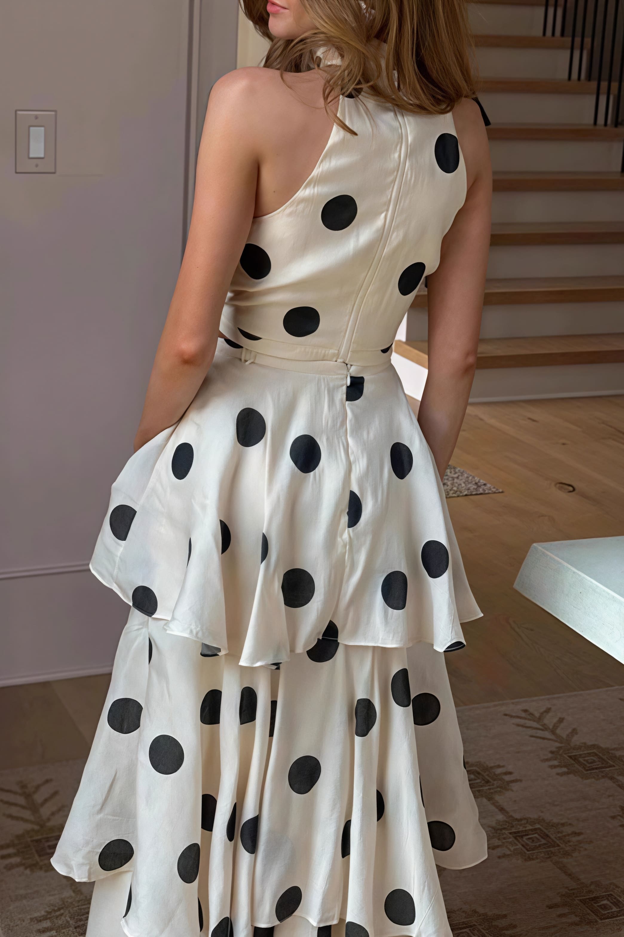 Conjunto de Saia em Camadas com Top Halter Sem Mangas Estampado de Poás