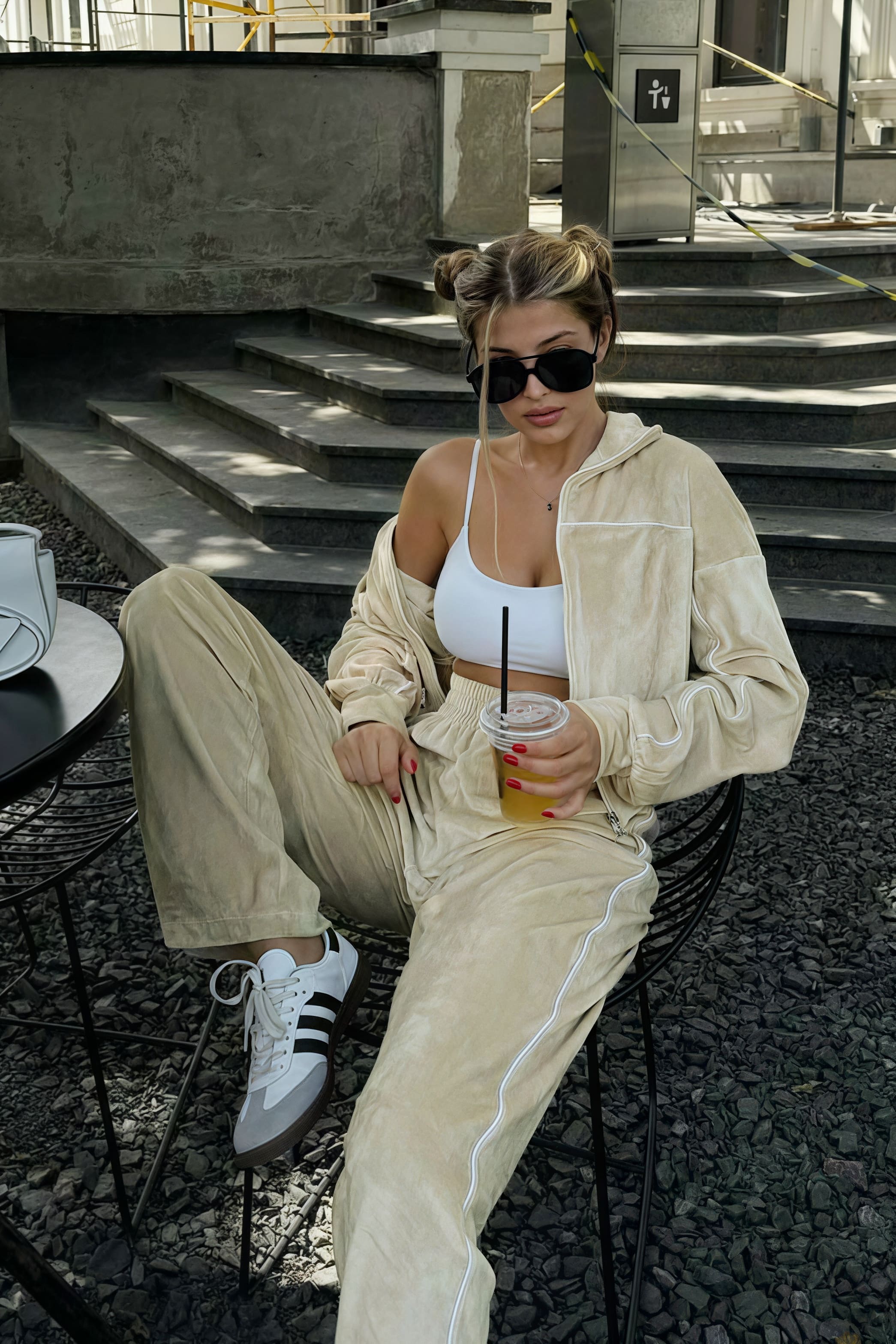 Conjunto de dos piezas con cremallera, cuello de terciopelo atlético y mangas largas