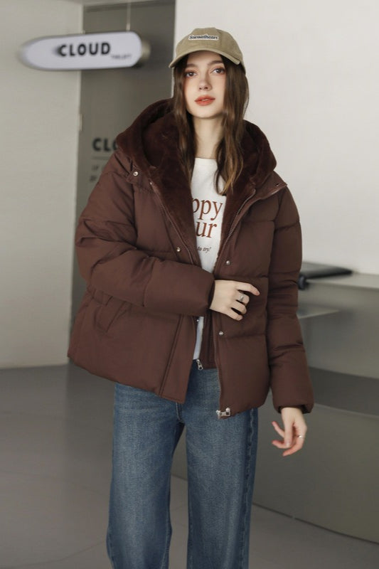 Steppjacke mit Besatz aus Kunstpelz, kurz geschnitten