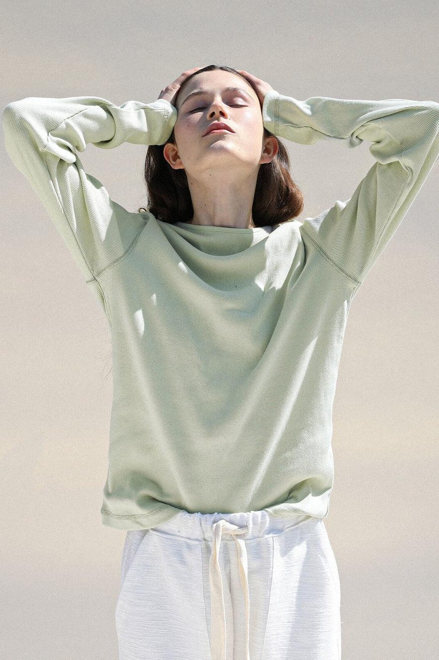 Klassisches Rundhals-Strickoberteil