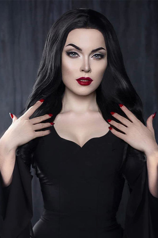 Gotické šaty ve stylu Addamsovy rodiny