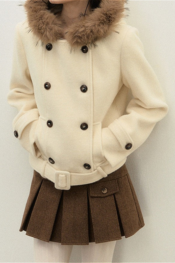 Doppelreihiger Kapuzenmantel mit Taillierung aus verdicktem Wollstoff