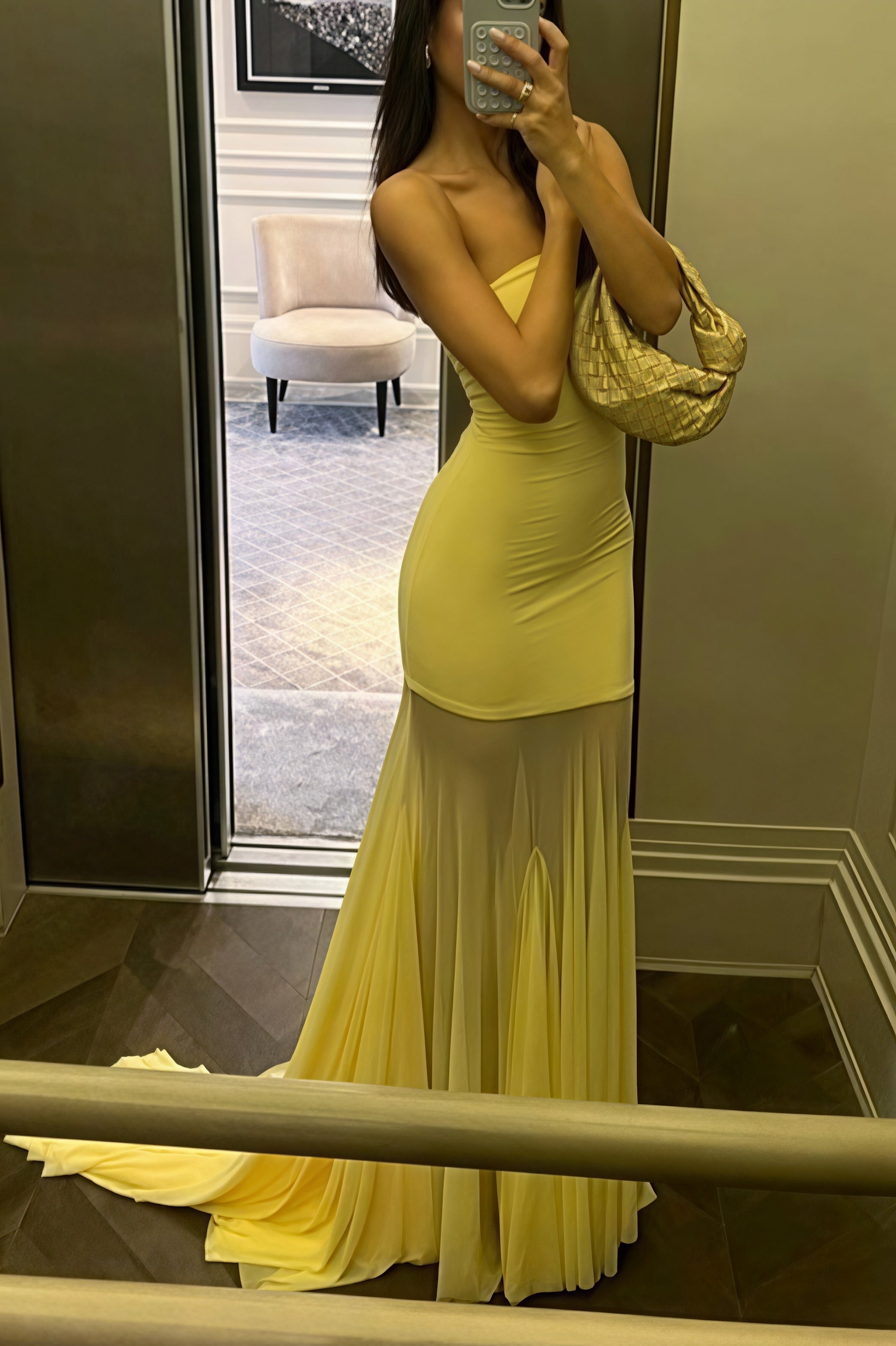 Robe longue sans bretelles en patchwork fin et transparent uni