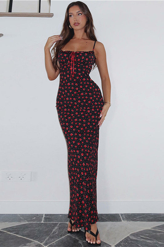 Robe fleurie à bretelles fines en dentelle délicate