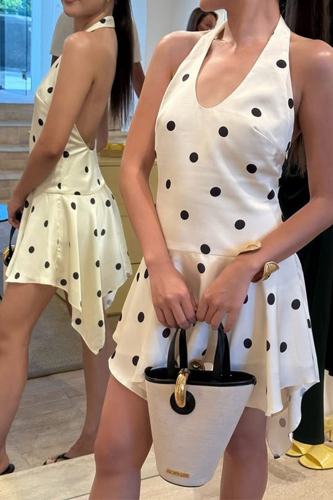 Robe courte évasée dos nu à col en C avec bretelles halter